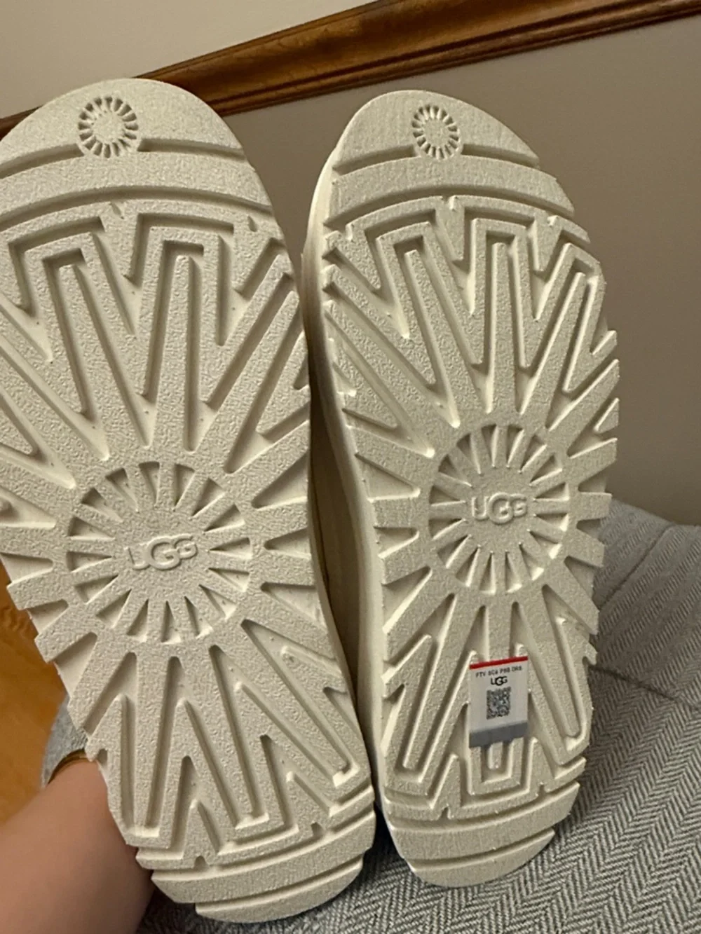 UGG platform slide